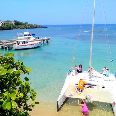 Acqua Di Mare Resort West Bay Buitenkant foto