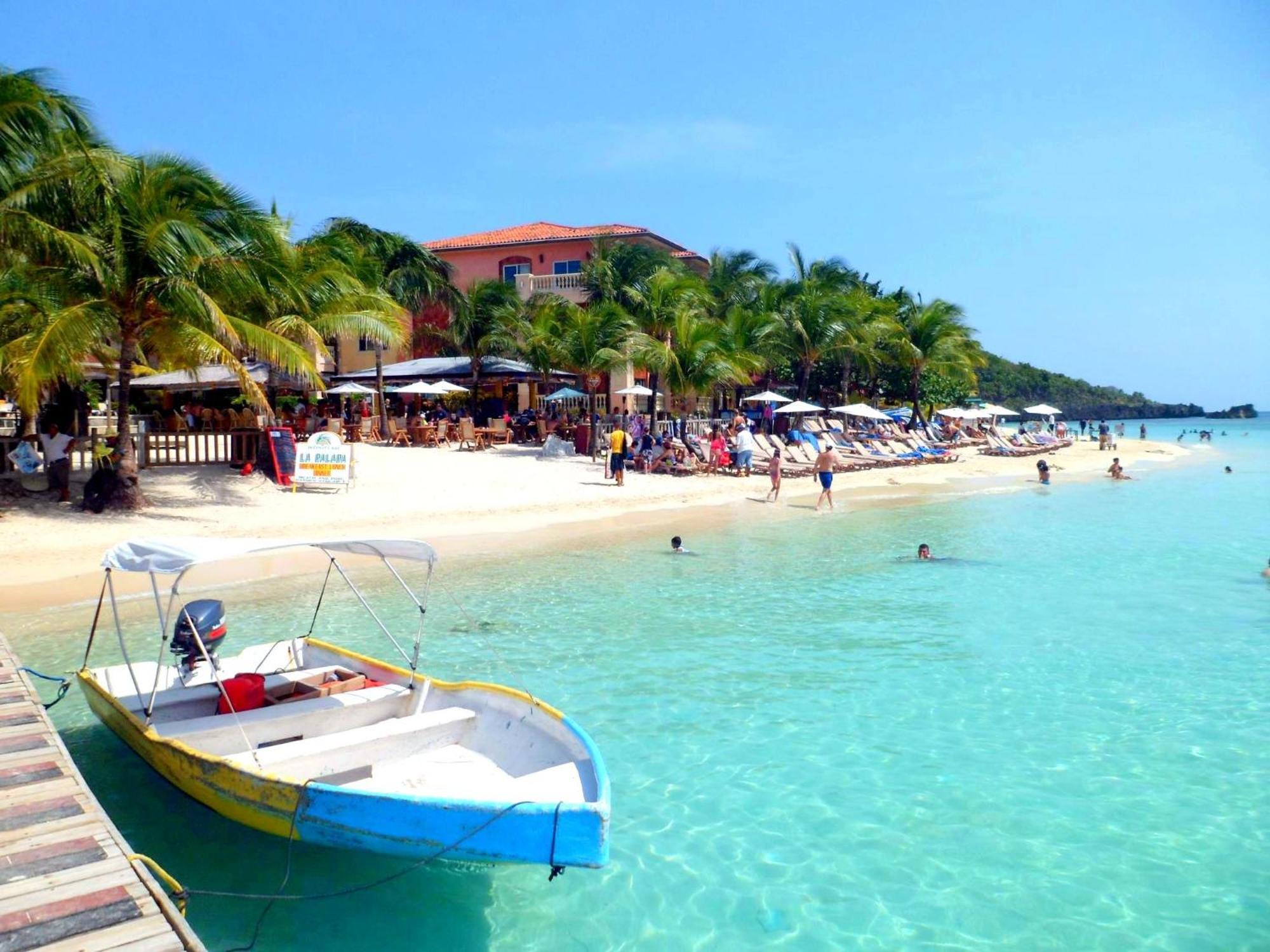Acqua Di Mare Resort West Bay Buitenkant foto